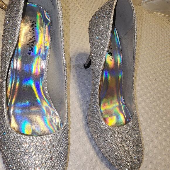 SILVER SLIPPER EUC WOMEN'S SIZE 8W MIRAGE BLING FASHION PUMP HEELS - Picture 2 of 9